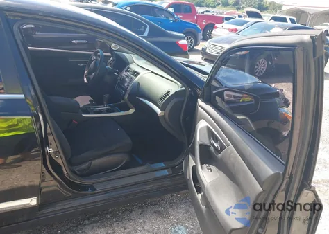 2015 Nissan Altima 2.5 S z USA, uszkodzony, nr VIN 1N4AL3AP8FC111563